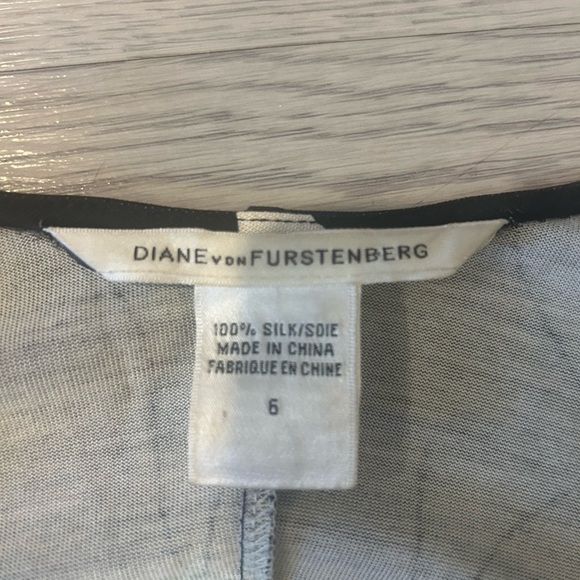 Diane Von Forstenberg 100% Silk Dress Botanical Print Size 6 - Picture 2 of 2